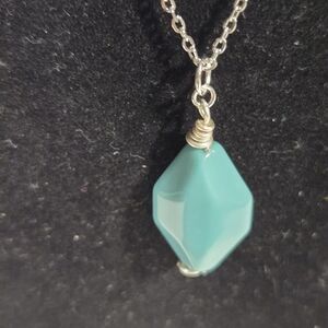 Elegant Teal Pendant Necklace